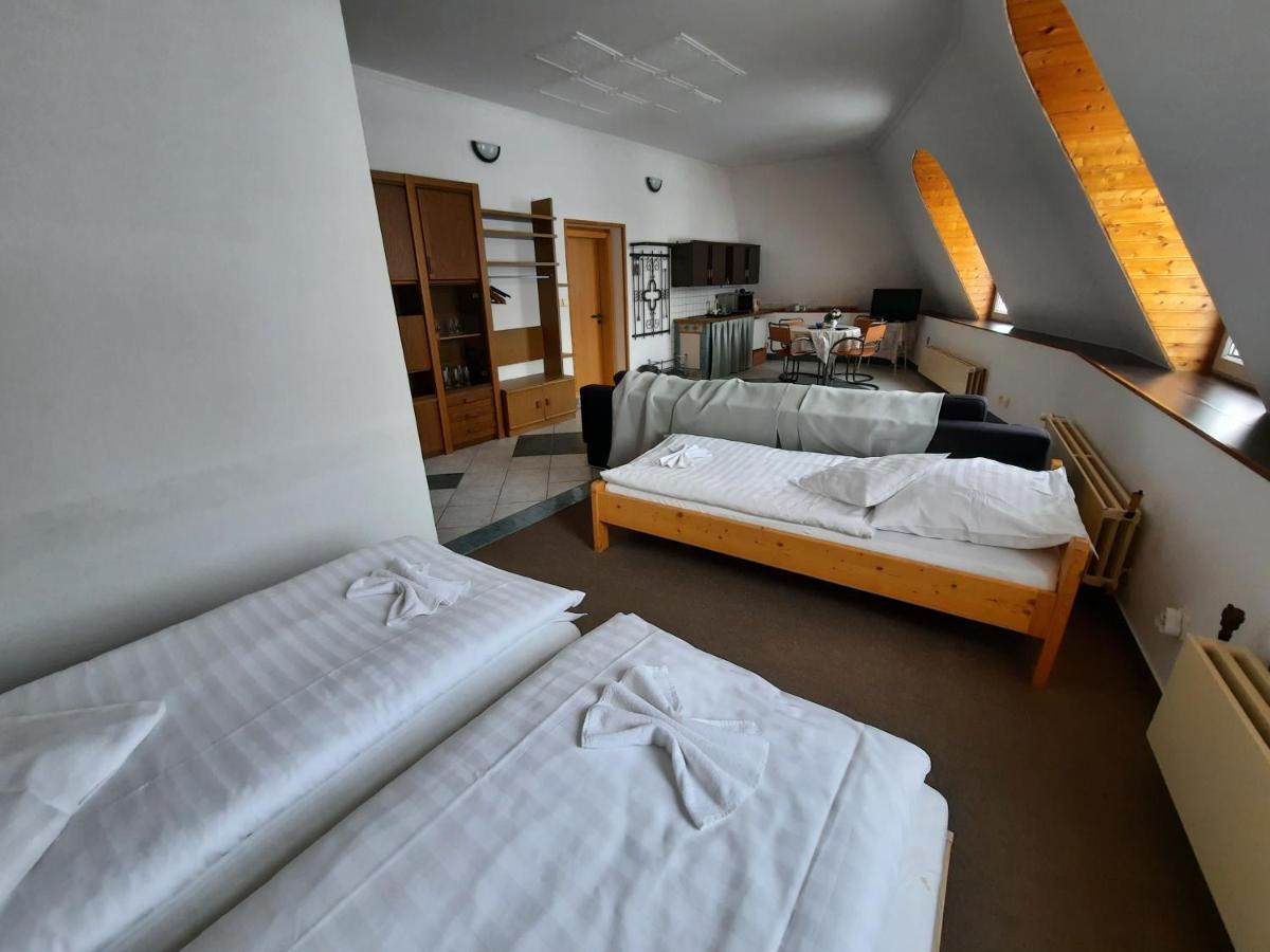 Hotel Koruna Jesenik Ngoại thất bức ảnh